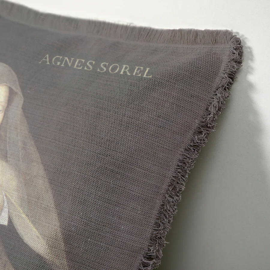 "Agnes Sorel" 50cm x 50cm Fringed Cotton/Poly Cushion Cover