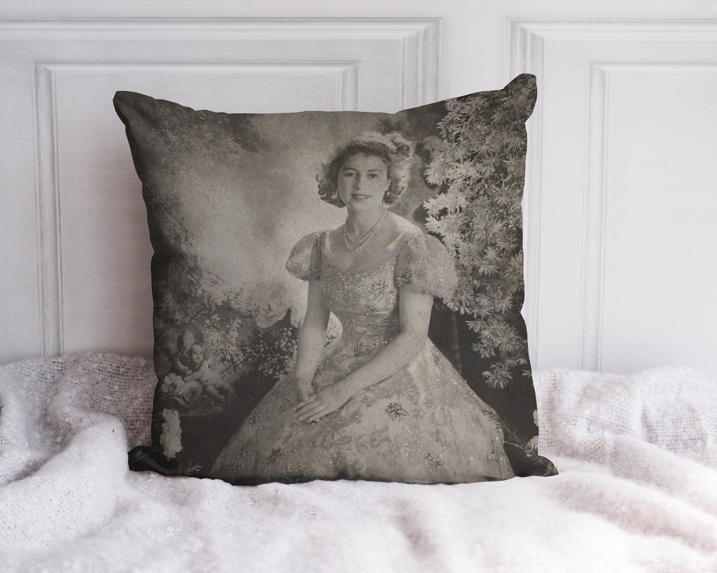 "Princess Elizabeth (Queen Elizabeth II)" 40cm x 40cm Faux Leather Cushion Cover