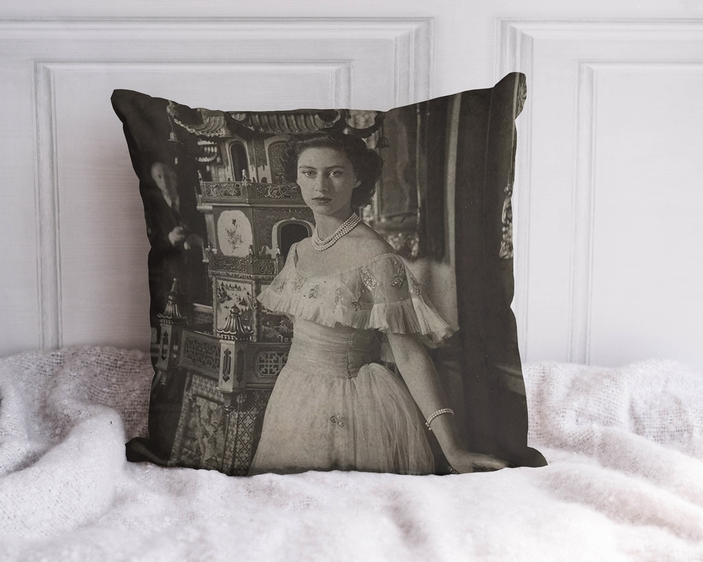 "Princess Margaret 2" 40cm x 40cm Faux Leather Cushion Cover