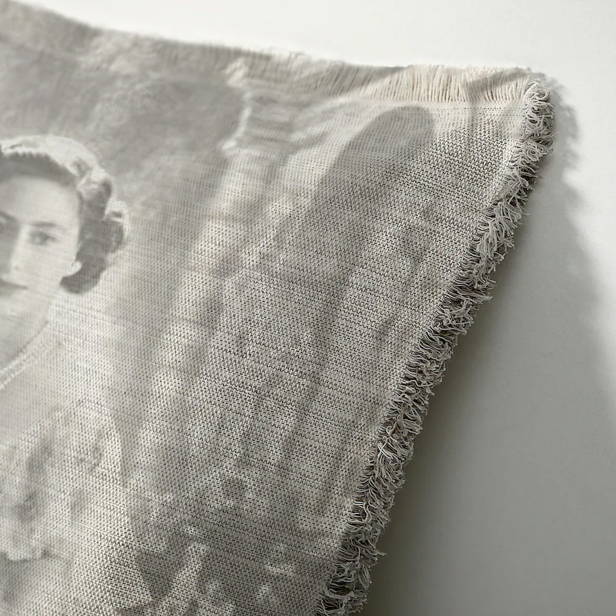 "Elizabeth of York" 50cm x 50cm Fringed Cotton/Poly Cushion Cover