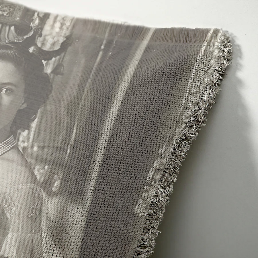 "Elizabeth of York" 50cm x 50cm Fringed Cotton/Poly Cushion Cover