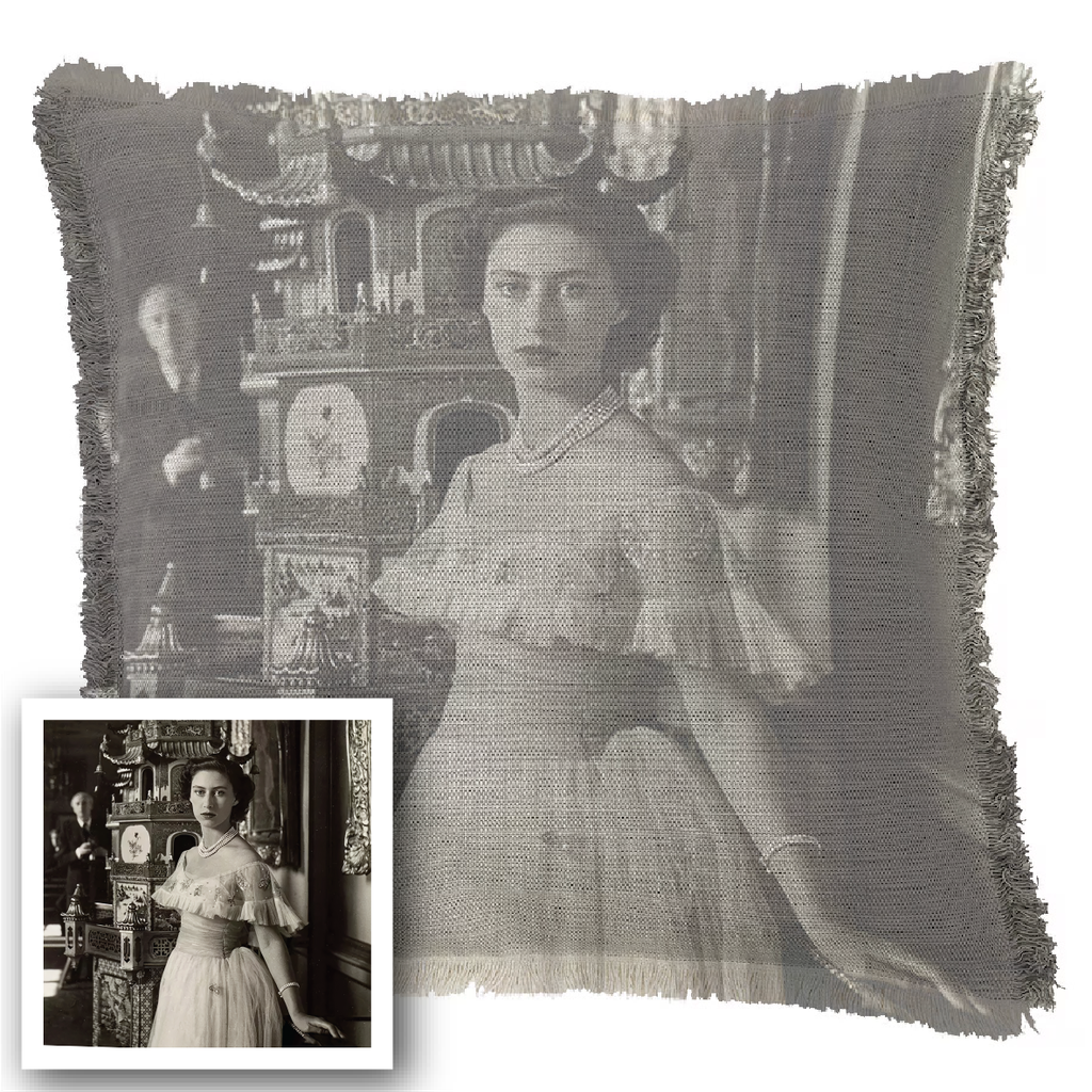 "Elizabeth of York" 50cm x 50cm Fringed Cotton/Poly Cushion Cover