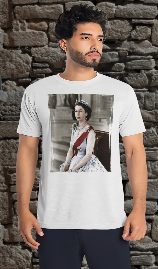 "Elizabeth II - Official Portrait" T-Shirt Unisex (Small, White)