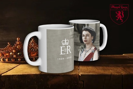 "Queen Elizabeth II - Portrait" Mug